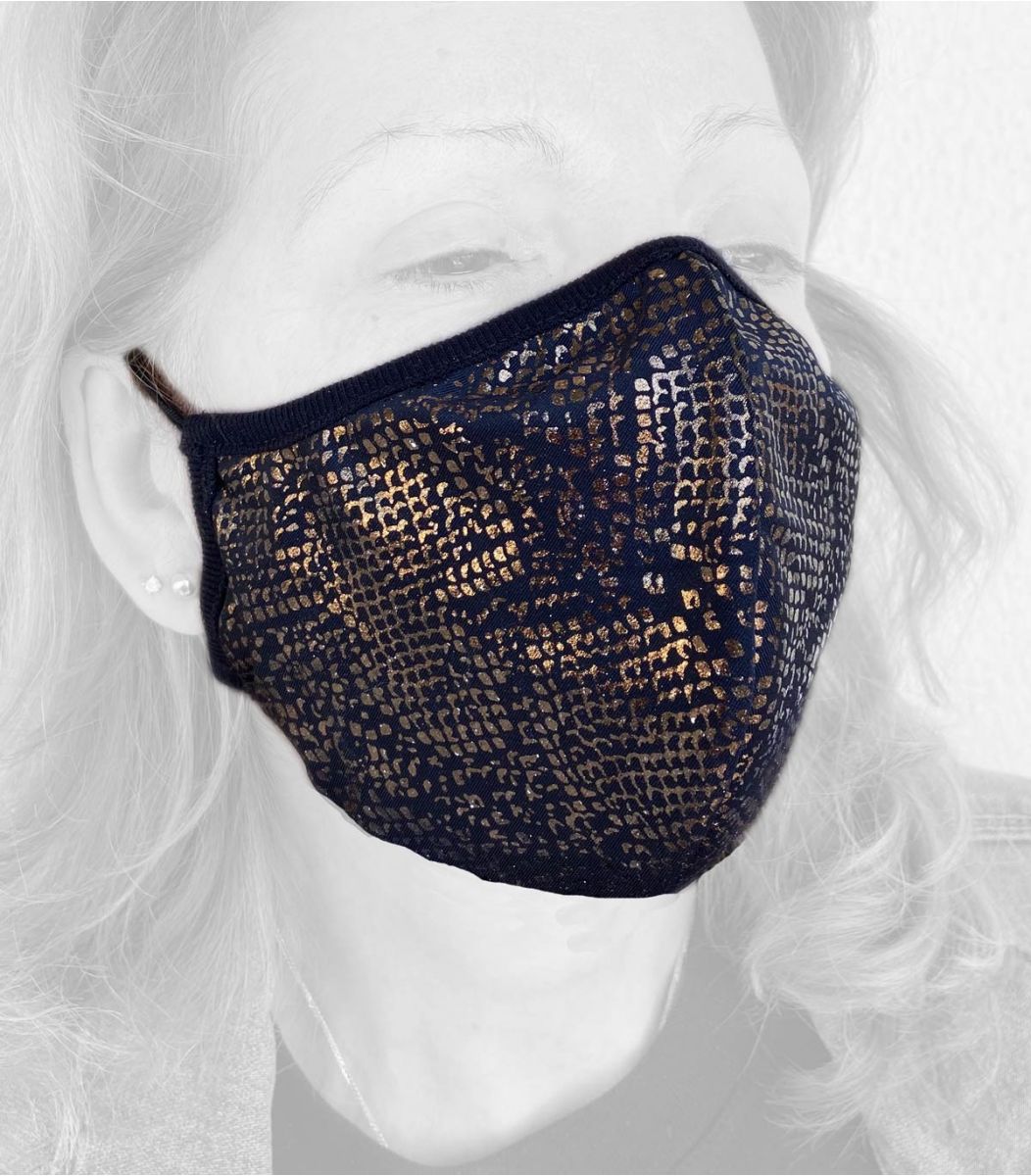  Lord Offers Woman Reusable Mask, rubber band- 7